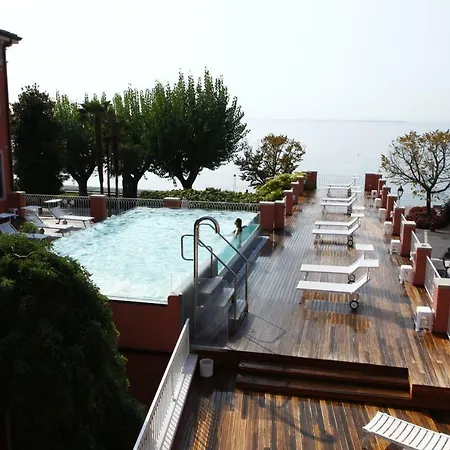Riviera Hotel 3*